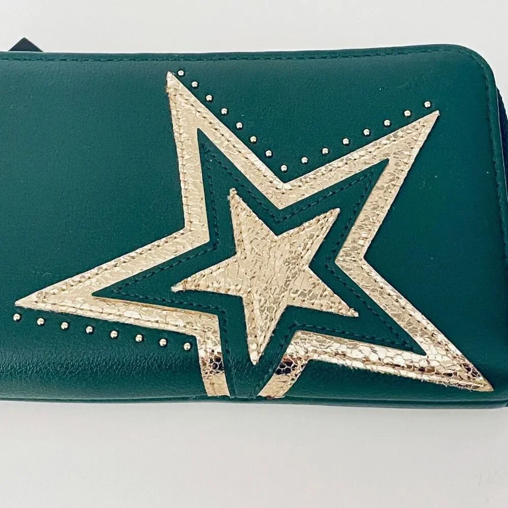 NWT No Boundaries Hunter Green w/ Gold Star Zip All Around Wristlet Wallet